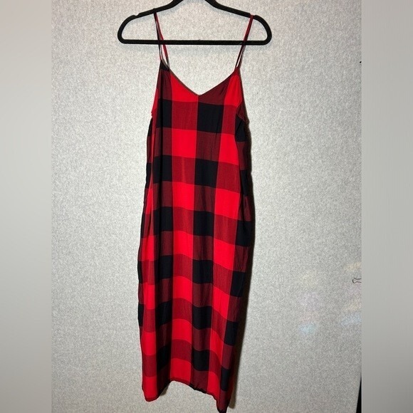Old Navy Red‎ & Black Buffalo Plaid Maxi Dress MEDIUM Christmas Holiday attire - Picture 1 of 7